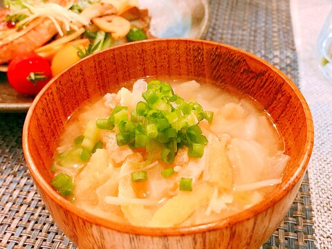 朝食にも☆キャベツとえのきと油揚げのお味噌汁